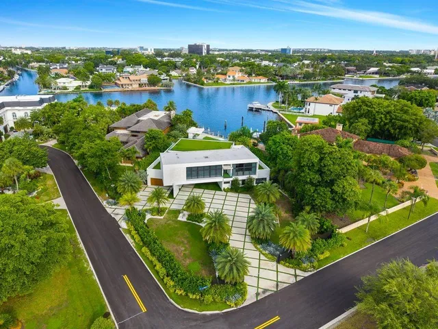 $11,990,000 | 19 Gatehouse Road, Sea Ranch Lakes, FL 33308