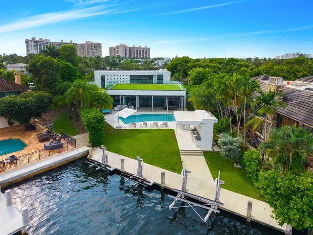 $11,990,000 | 19 Gatehouse Road, Sea Ranch Lakes, FL 33308