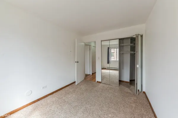 $215,000 | 4 Parkside Court, Unit 8, Vernon Hills, IL 60061
