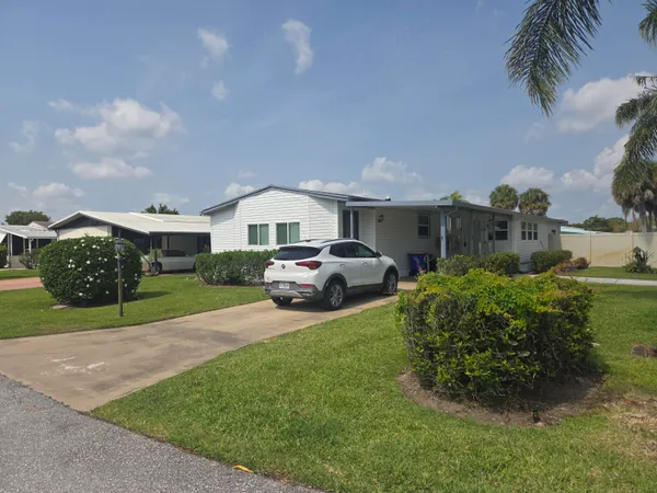 $249,000 | 7750 Southeast Shenandoah Drive, Hobe Sound, FL 33455