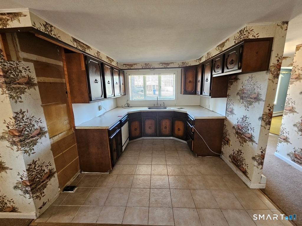 114 Cottage Road Enfield, CT 06082 - Photo 3 of 18