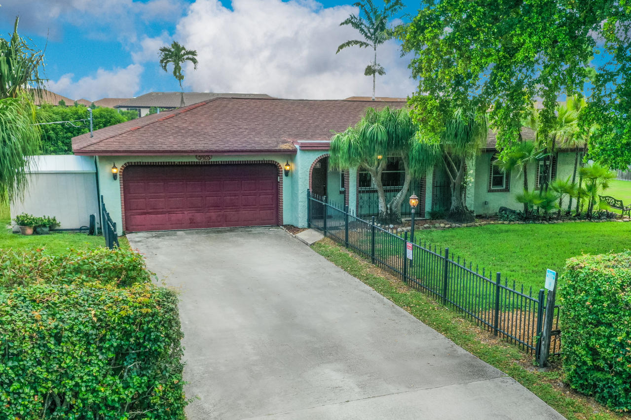 5425 Inwood Drive Delray Beach, FL 33484 - Photo 1 of 35 030-