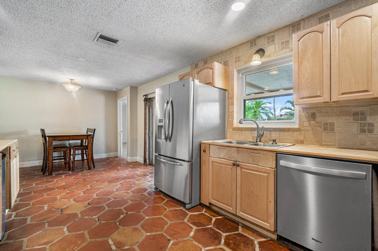 5425 Inwood Drive Delray Beach, FL 33484 - Photo 12 of 35 014-5425InwoodDrive-DelrayBeach-FL-33484