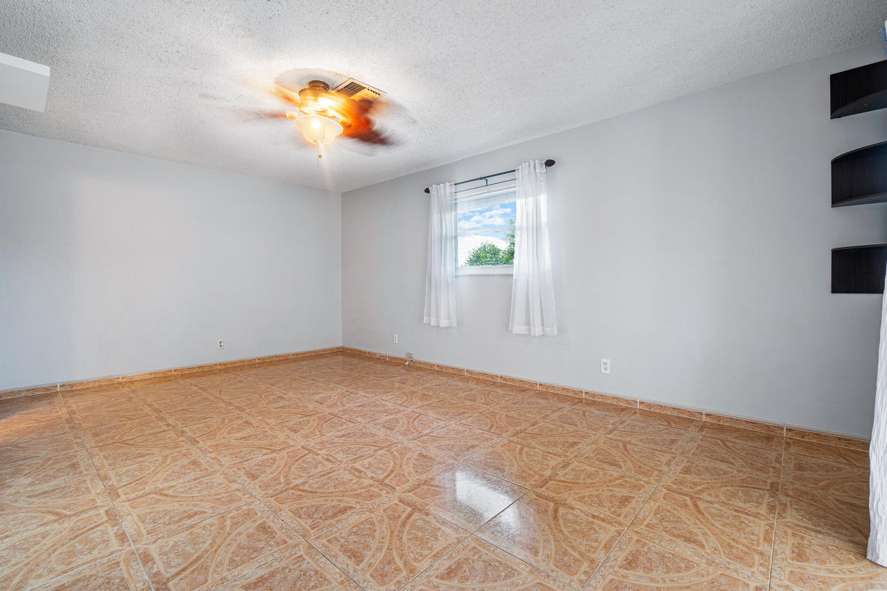5425 Inwood Drive Delray Beach, FL 33484 - Photo 14 of 35 016-5425InwoodDrive-DelrayBeach-FL-33484
