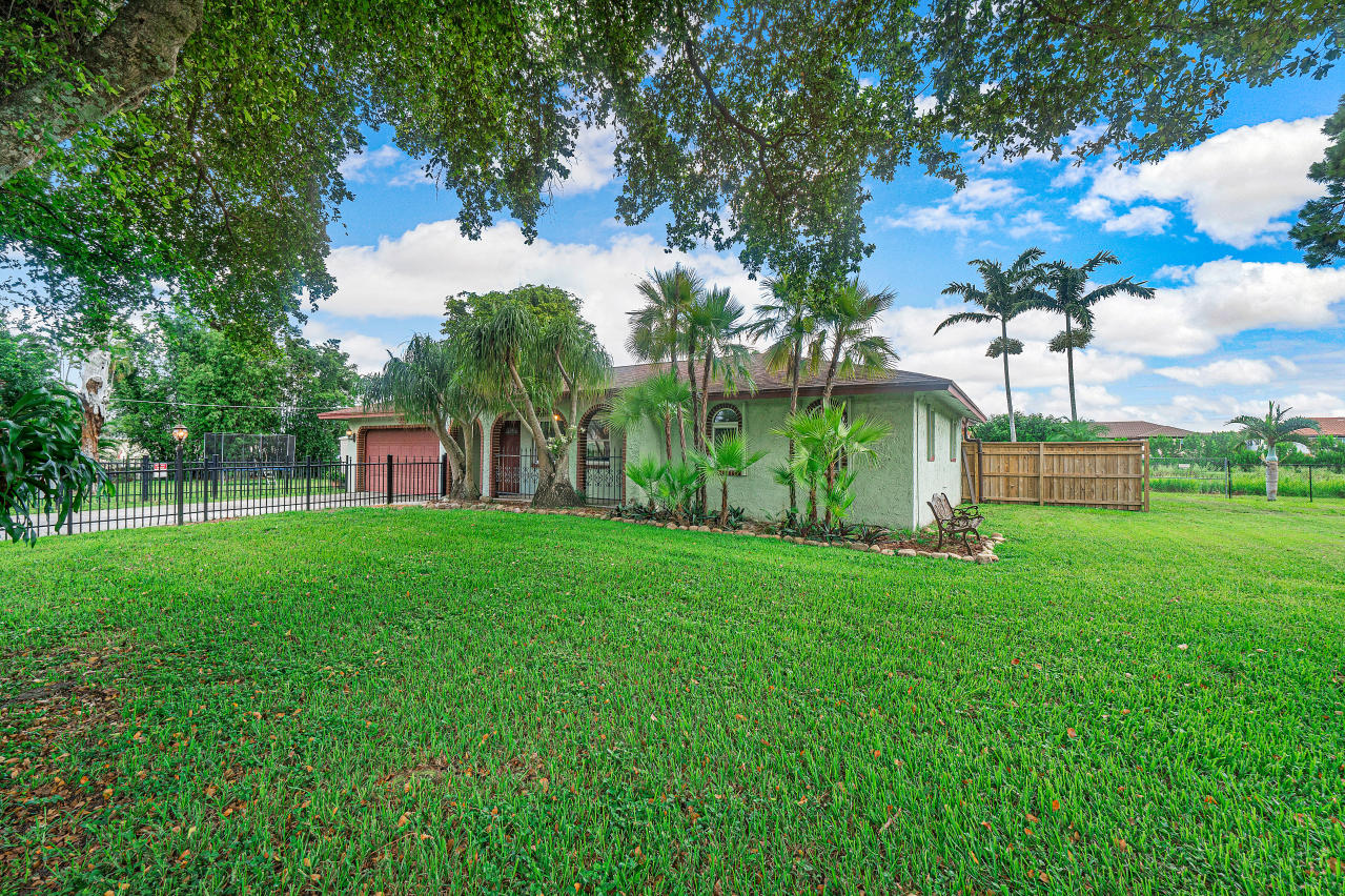 5425 Inwood Drive Delray Beach, FL 33484 - Photo 4 of 35 003-5425InwoodDrive-DelrayBeach-FL-33484