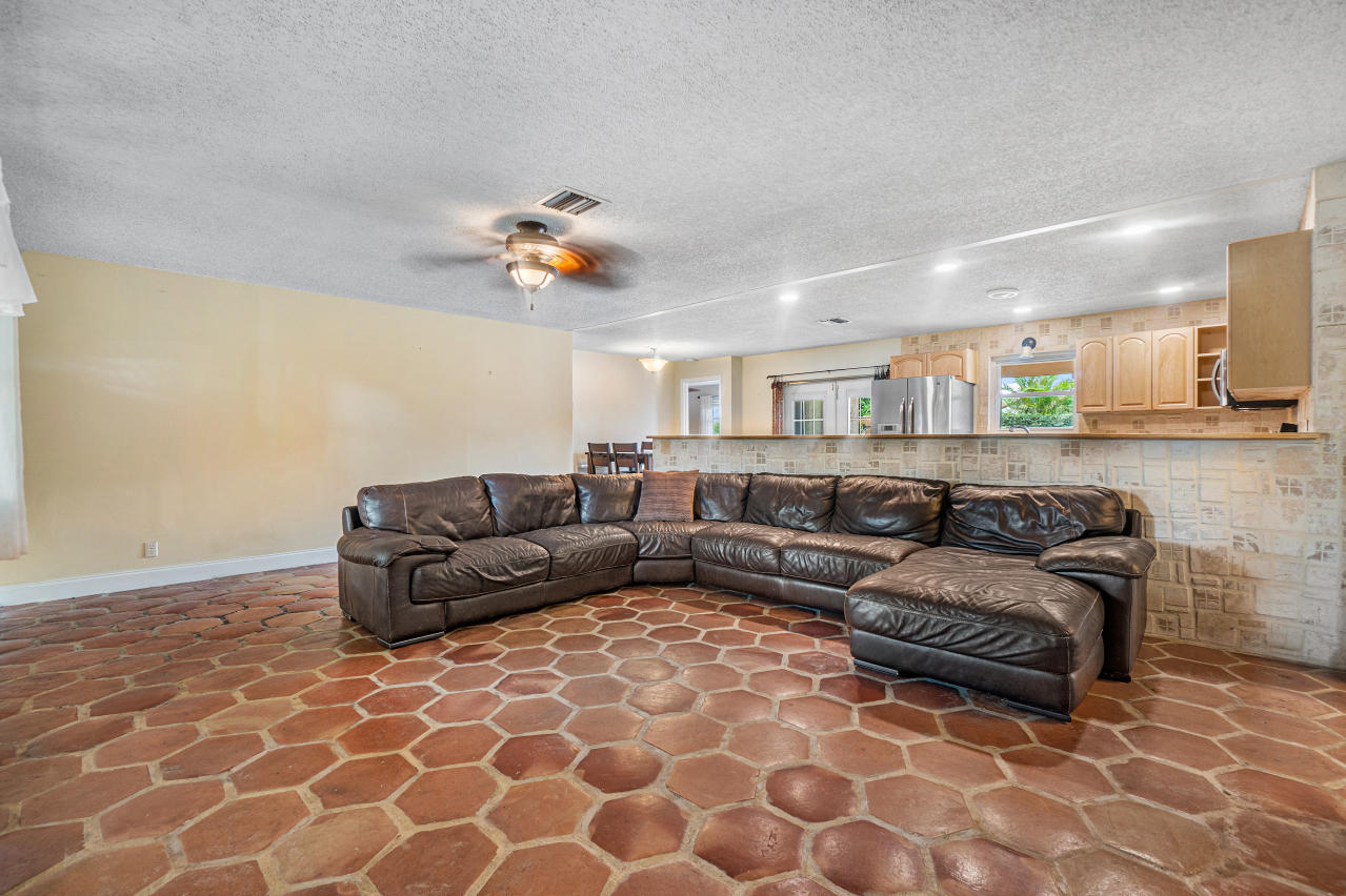 5425 Inwood Drive Delray Beach, FL 33484 - Photo 8 of 35 011-5425InwoodDrive-DelrayBeach-FL-33484