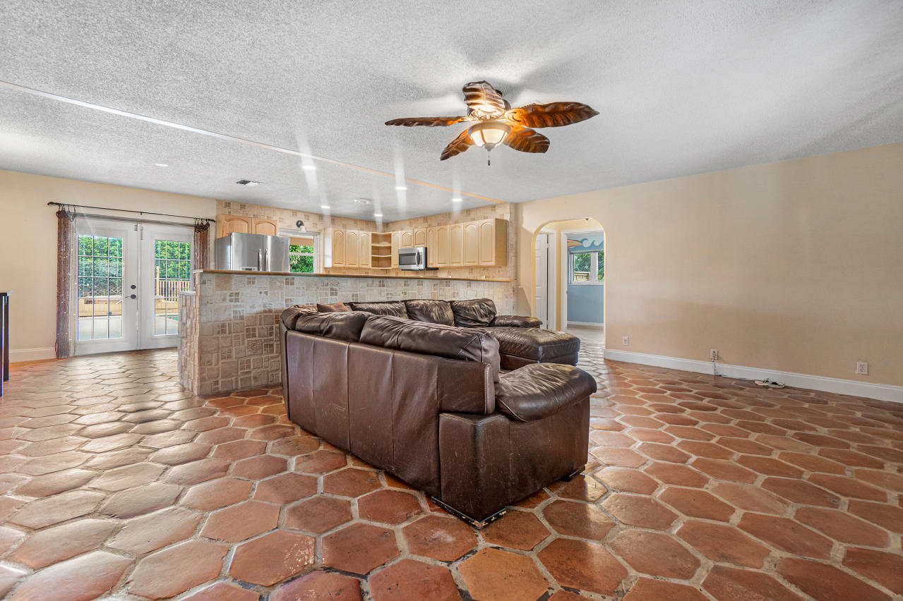 5425 Inwood Drive Delray Beach, FL 33484 - Photo 9 of 35 010-5425InwoodDrive-DelrayBeach-FL-33484