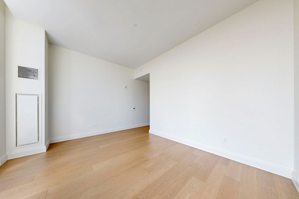 240 Devonshire Street, Unit U6011 Boston, MA 02110 - Photo 13 of 42