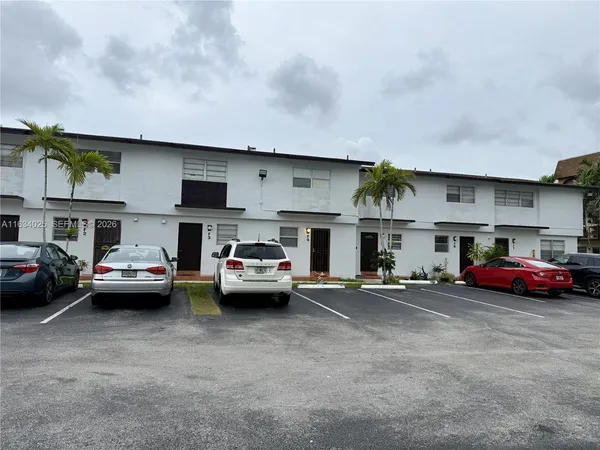 $360,000 | 20 Southwest 108th Avenue, Unit F7, Sweetwater, FL 33174