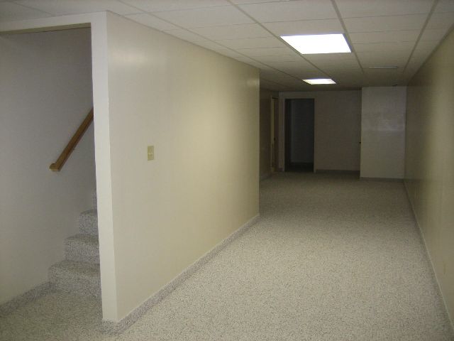 3605 West Chartwell Road Peoria, IL 61614 - Photo 8 of 9 Gallery Image 8