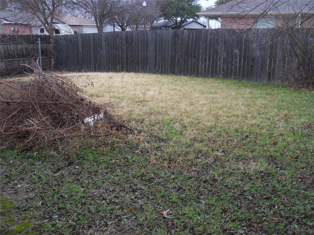 817 Cruise Street Denton, TX 76207 - Photo 17 of 17 a view of small yard