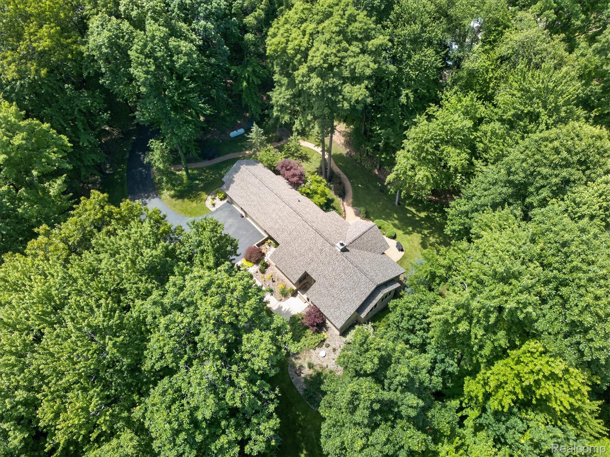 5388 Hartland Road Fenton, MI 48430 - Photo 58 of 74 59-5388-Hartland-Rd-WindowStill.jpg