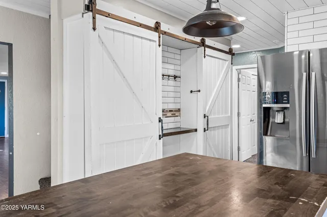 $430,000 | 11501 Gilbert Road, Yakima, WA 98903