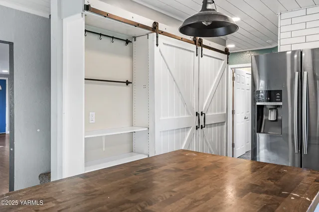 $430,000 | 11501 Gilbert Road, Yakima, WA 98903