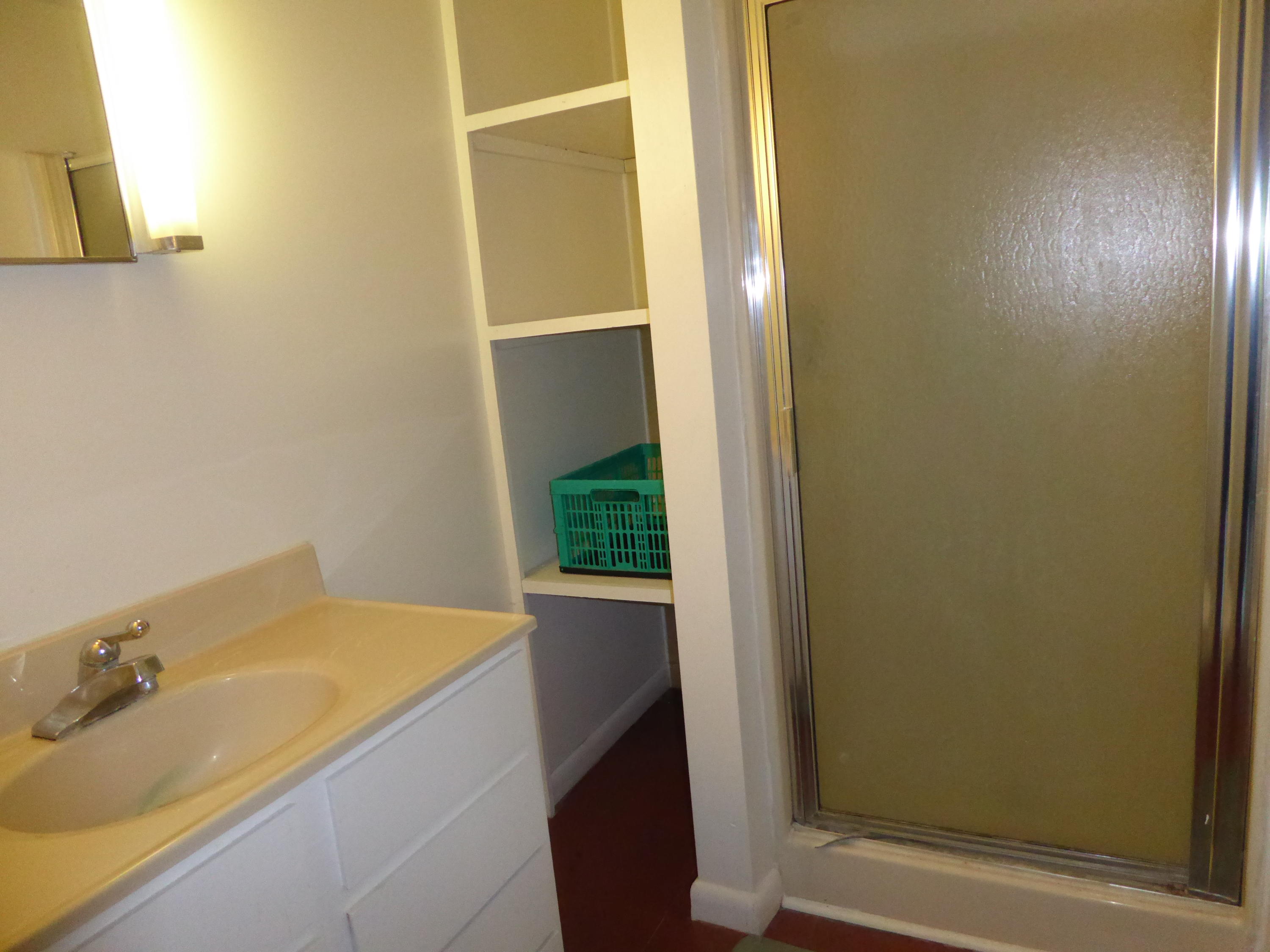 2115 Rutrough Road Southeast Roanoke, VA 24014 - Photo 45 of 52 Apartment Bath