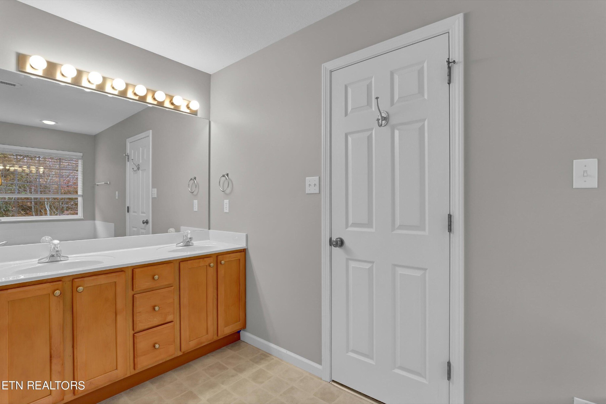 1852 Falling Waters Road Knoxville, TN 37922 - Photo 19 of 24 Gallery Image 19