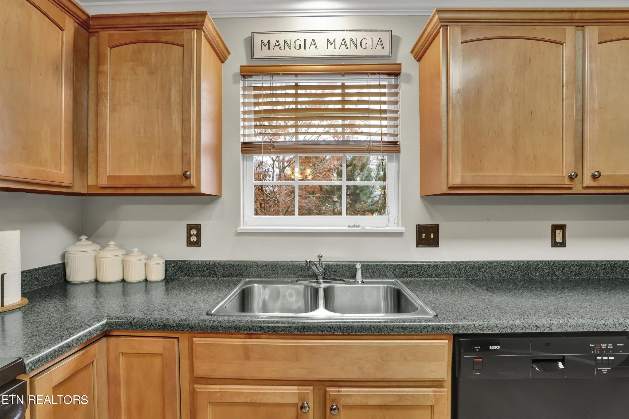 1852 Falling Waters Road Knoxville, TN 37922 - Photo 9 of 24 Gallery Image 9