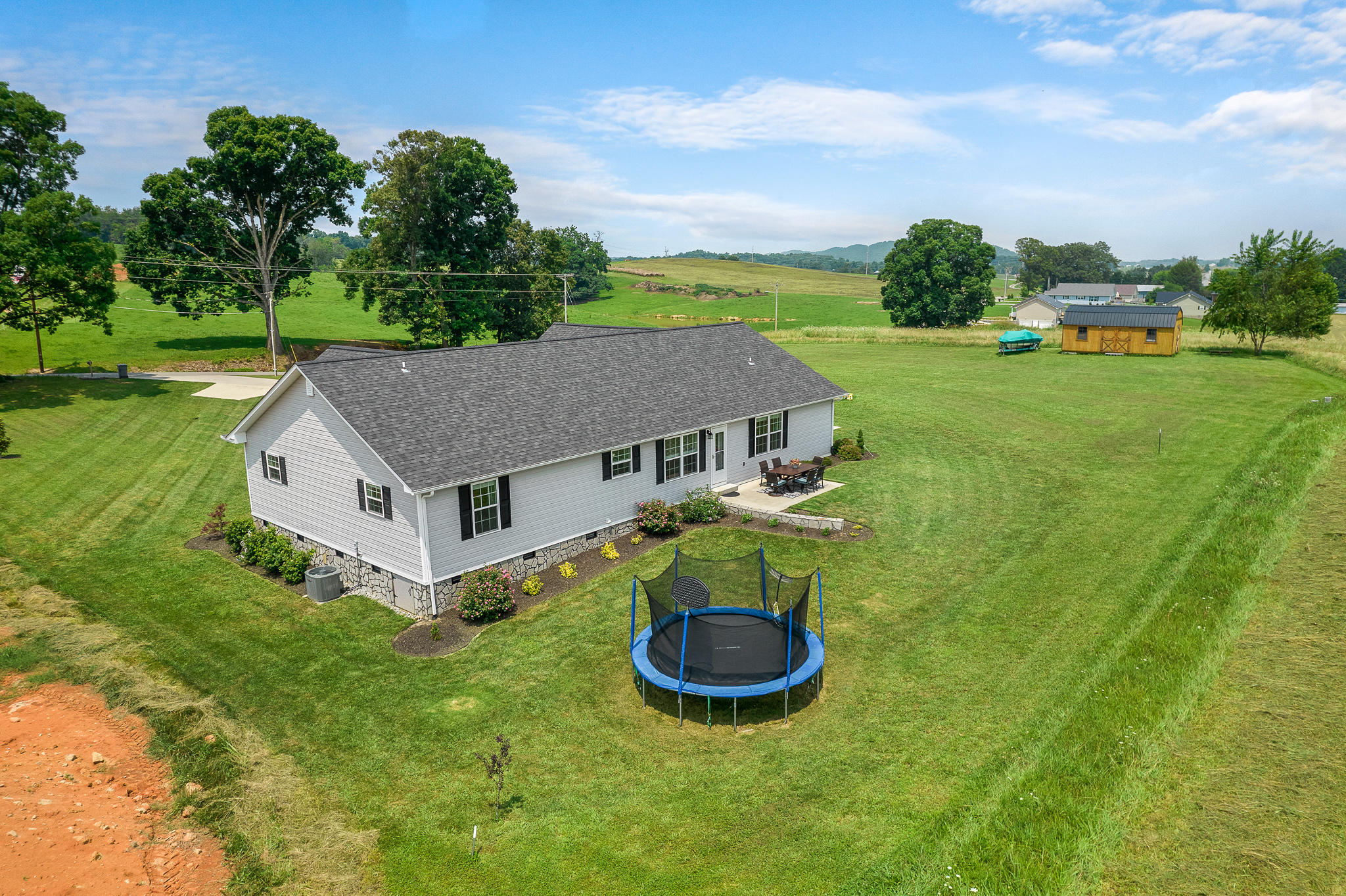 2086 Old Stage Road Greeneville, TN 37745 - Photo 4 of 25 Old Stage 3