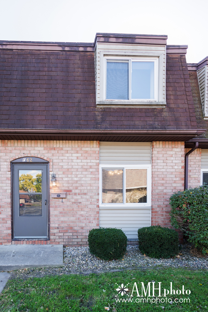 1119 South Curtis Avenue, Unit F62 Kankakee, IL 60901 - Photo 1 of 32 a brick building with four windows