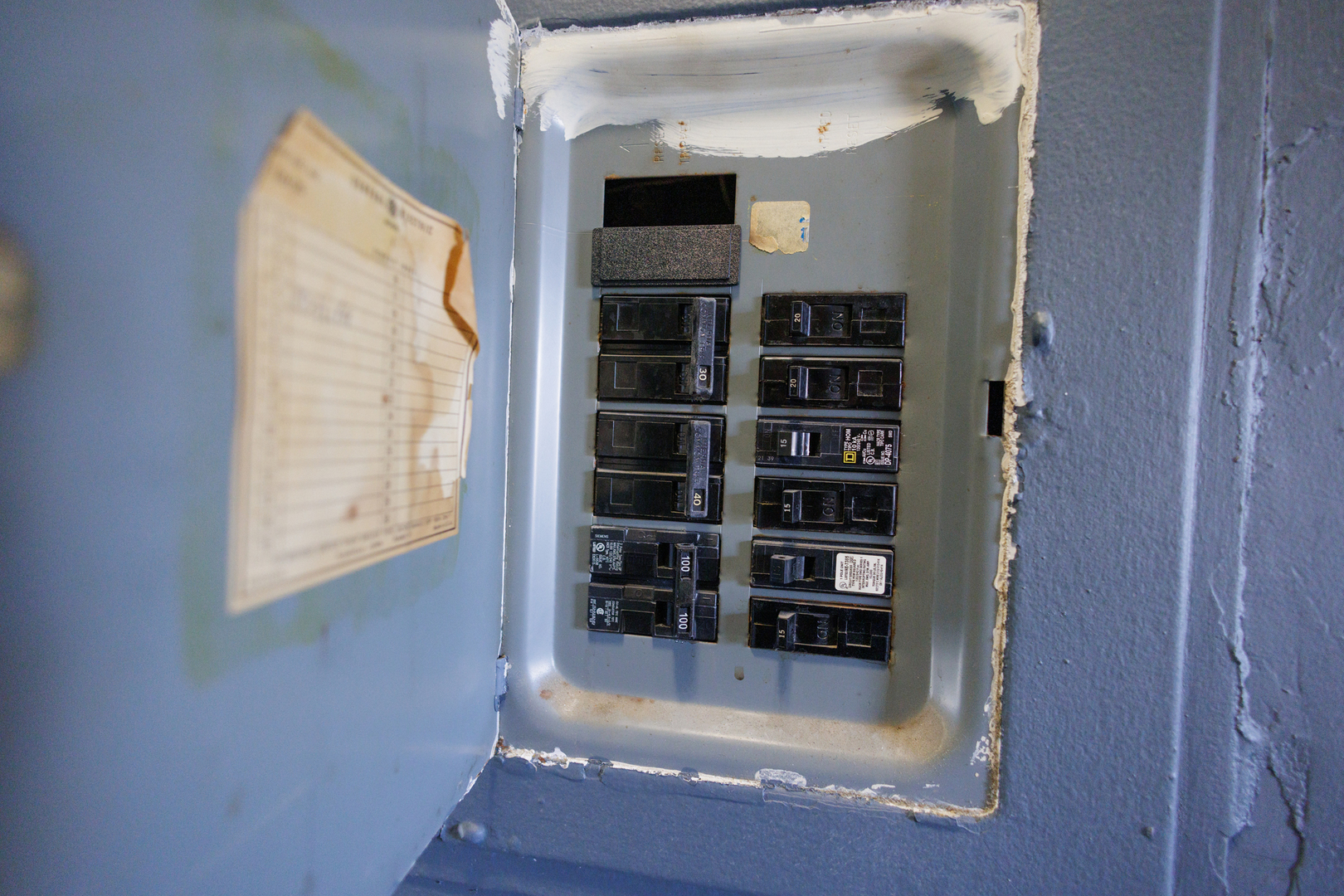 1119 South Curtis Avenue, Unit F62 Kankakee, IL 60901 - Photo 28 of 32 a view of walk in closet with empty racks