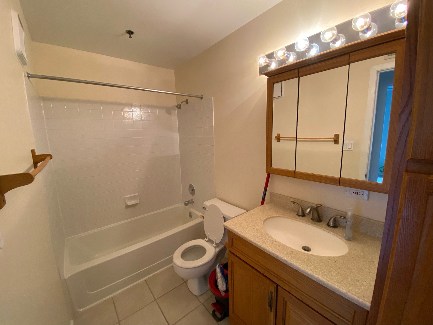 3265 Kirchoff Road, Unit 215 Rolling Meadows, IL 60008 - Photo 11 of 11