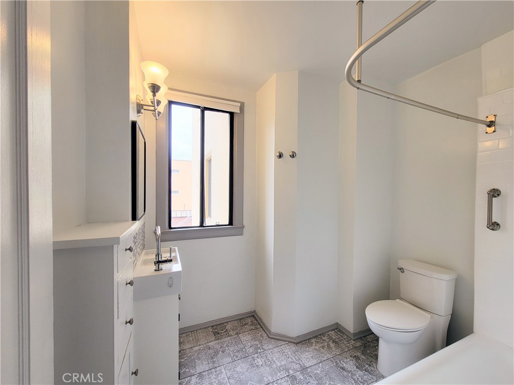 315 West 3rd Street Long Beach, CA 90802 - Photo 15 of 22