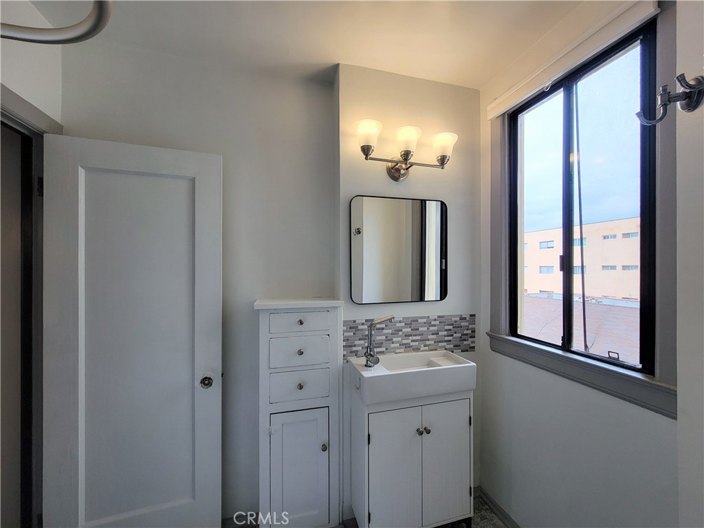 315 West 3rd Street Long Beach, CA 90802 - Photo 16 of 22