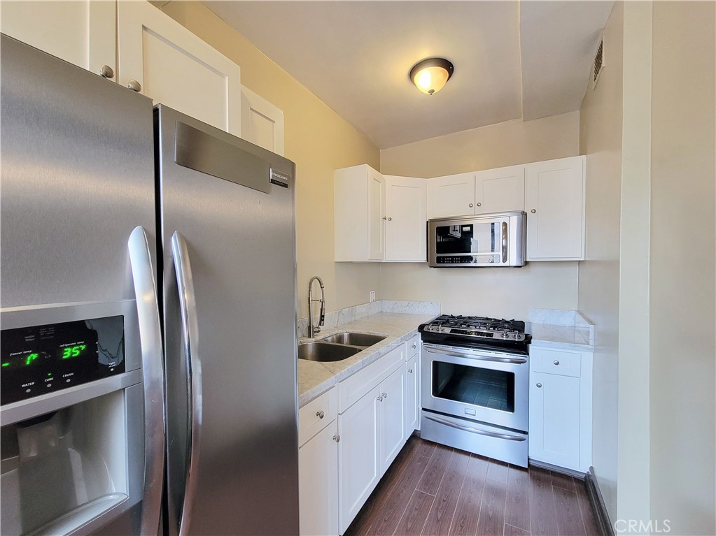 315 West 3rd Street Long Beach, CA 90802 - Photo 10 of 22