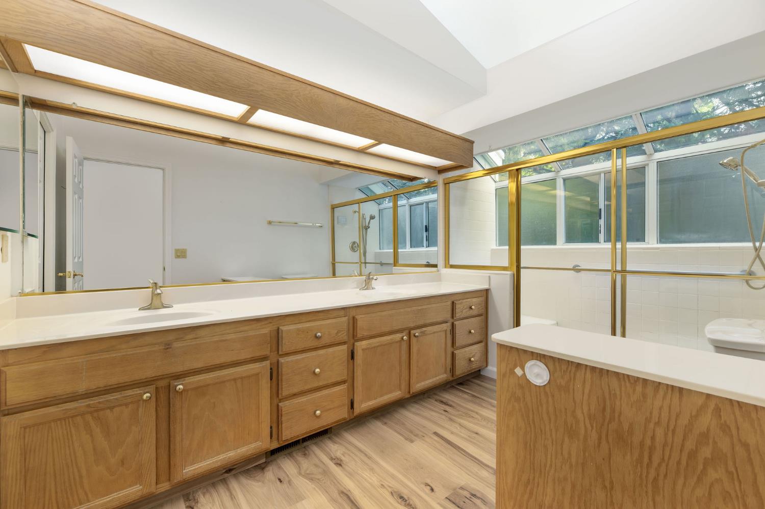 592 Morgan Ranch Drive Grass Valley, CA 95945 - Photo 27 of 49 Primary Bathroom