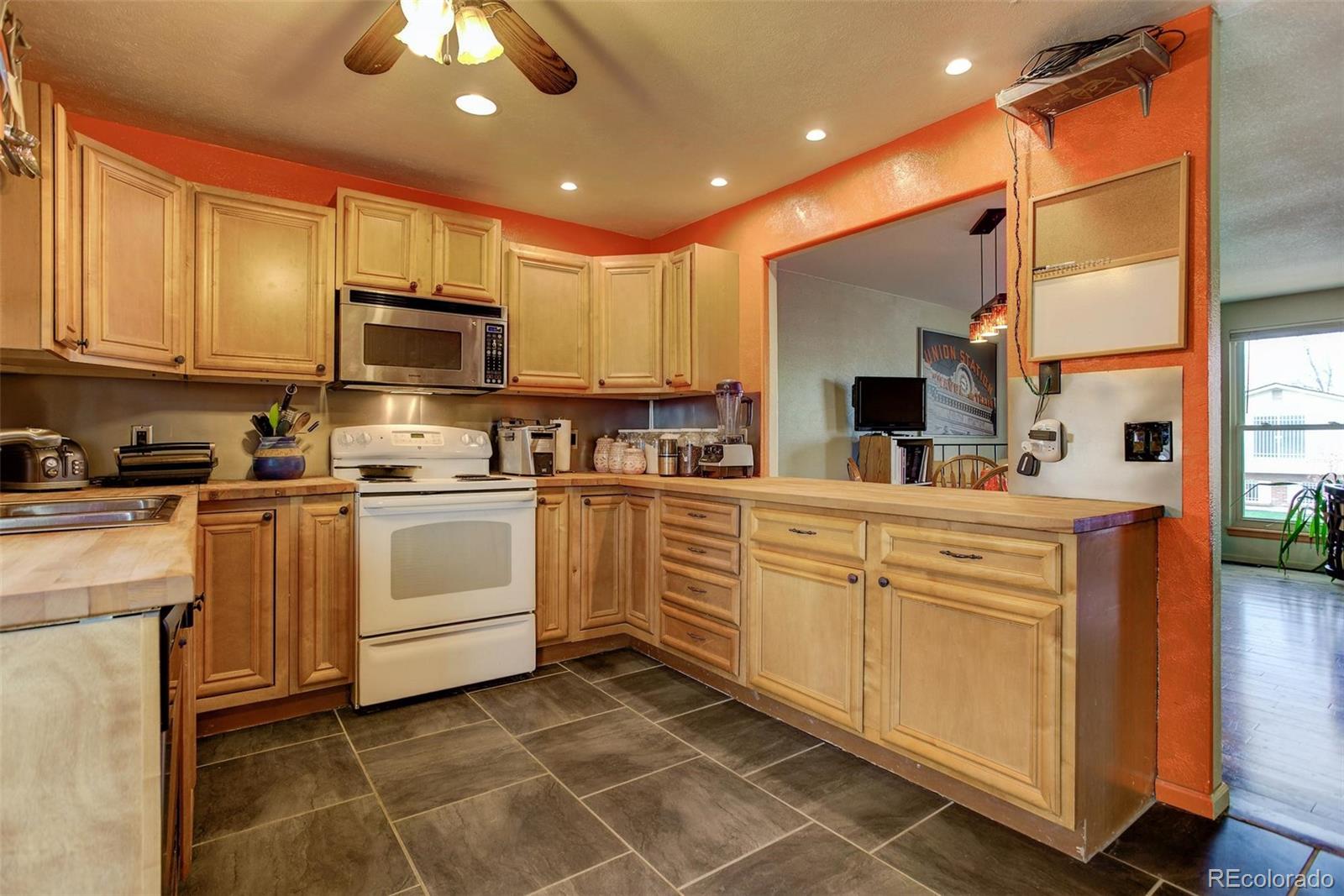 4592 Frankfort Way Denver, CO 80239 - Photo 14 of 35