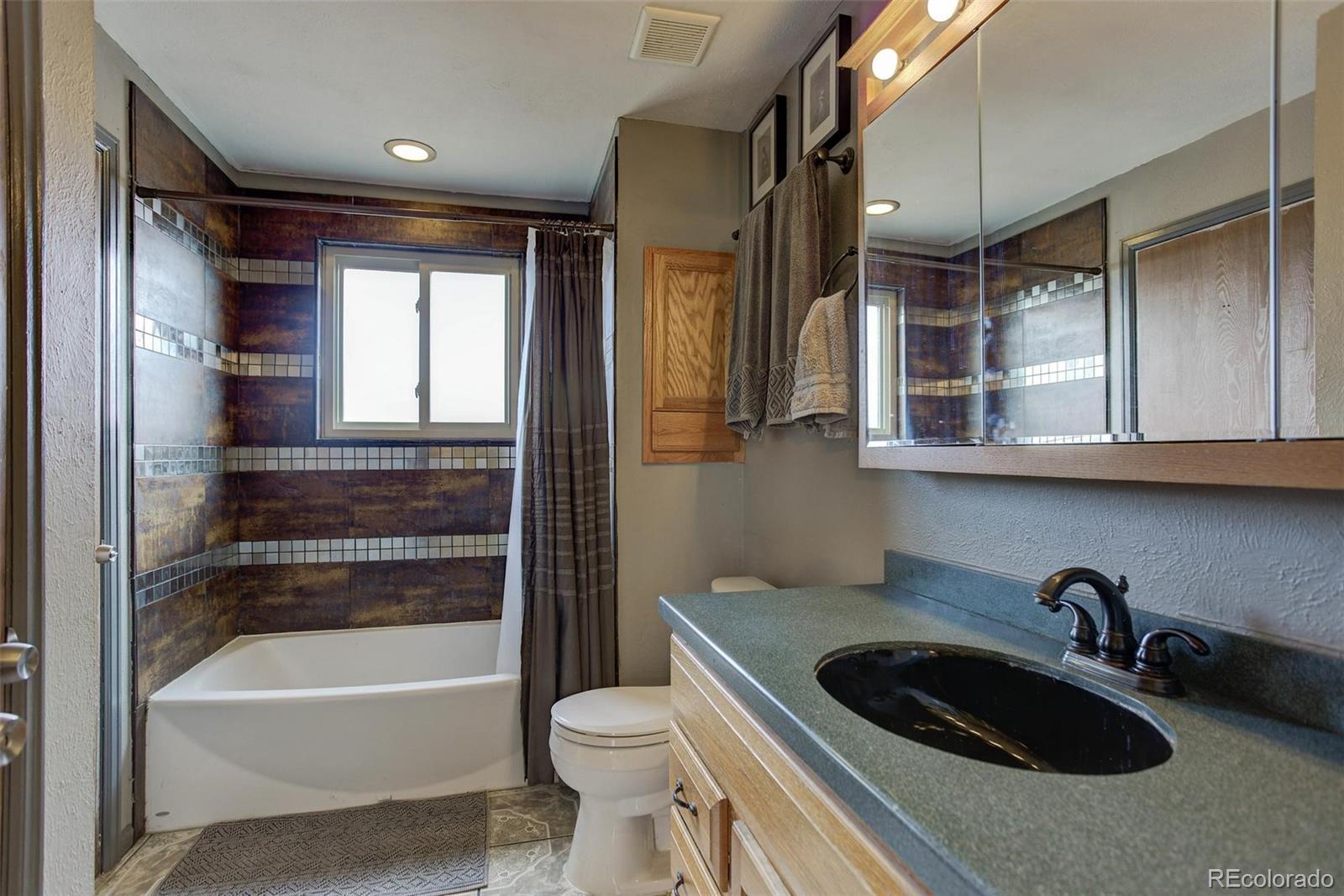 4592 Frankfort Way Denver, CO 80239 - Photo 19 of 35