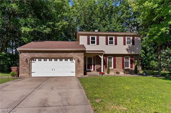 $389,000 | 511 Stoneybrook Lane, Canfield, OH 44406