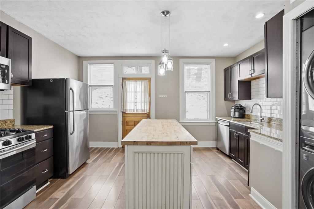 233 Edith Street Pittsburgh, PA 15211 - Photo 11 of 23