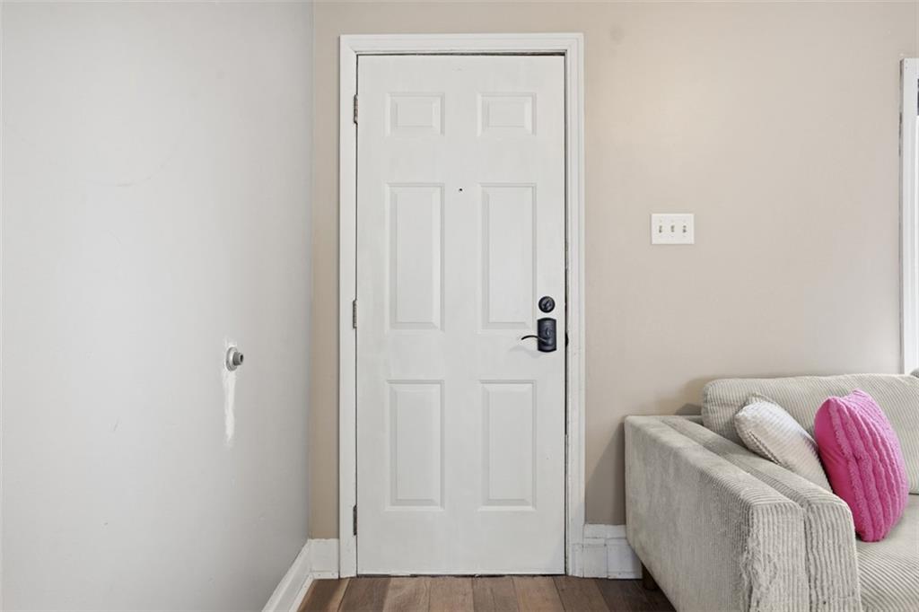 233 Edith Street Pittsburgh, PA 15211 - Photo 4 of 23