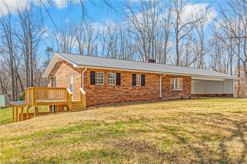 435 Seven Island Road Danbury, NC 27016 - Photo 5 of 44