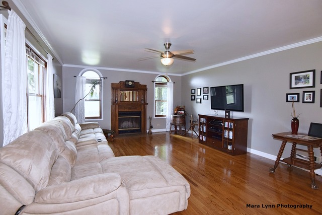 42-w629 McDonald Road Elgin, IL 60124 - Photo 6 of 25