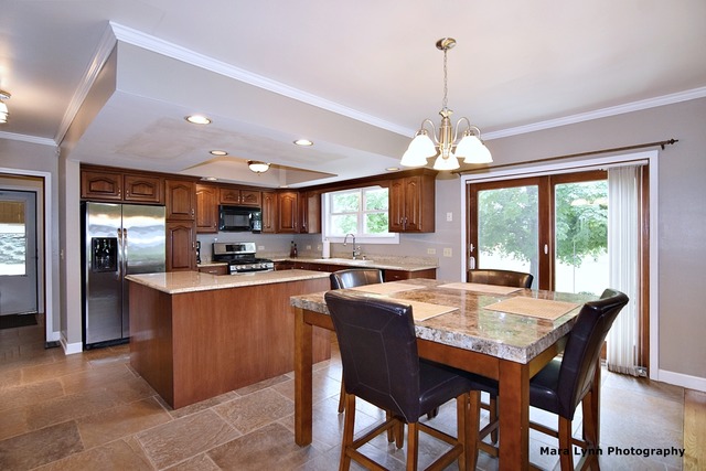 42-w629 McDonald Road Elgin, IL 60124 - Photo 7 of 25