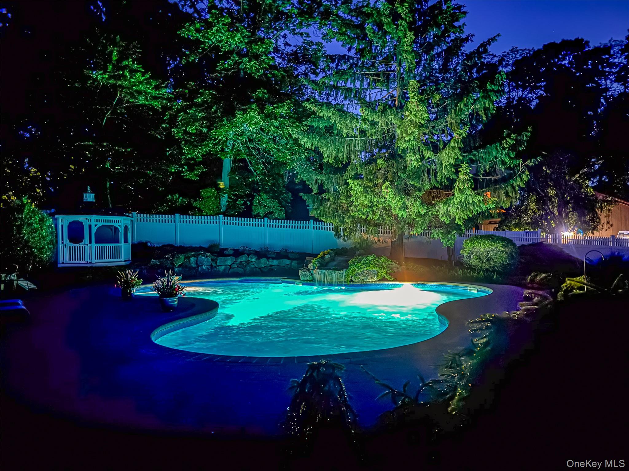 130 North Country Road Shoreham, NY 11786 - Photo 28 of 30