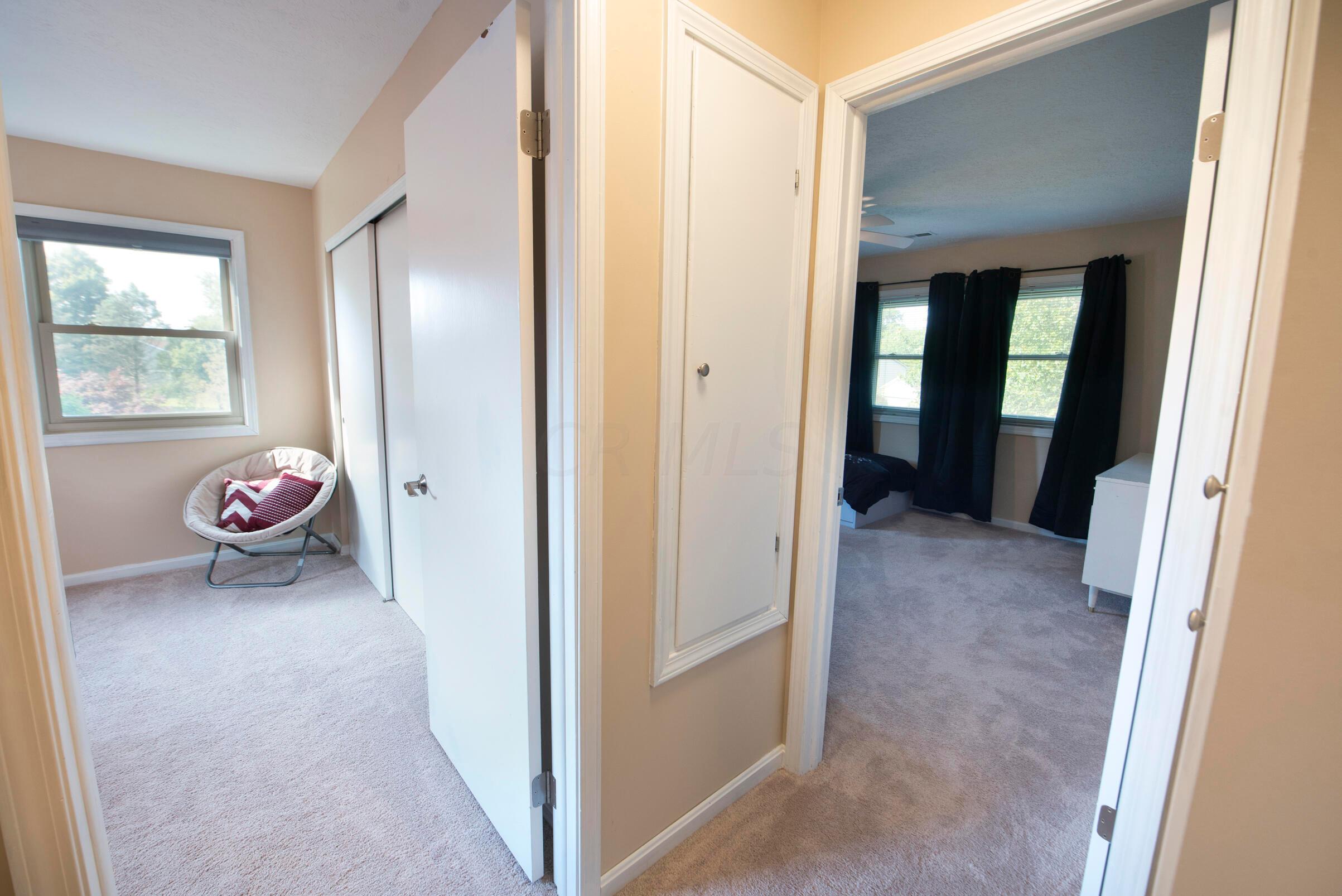 229 Rugby Lane Columbus, OH 43230 - Photo 25 of 41 Hallway