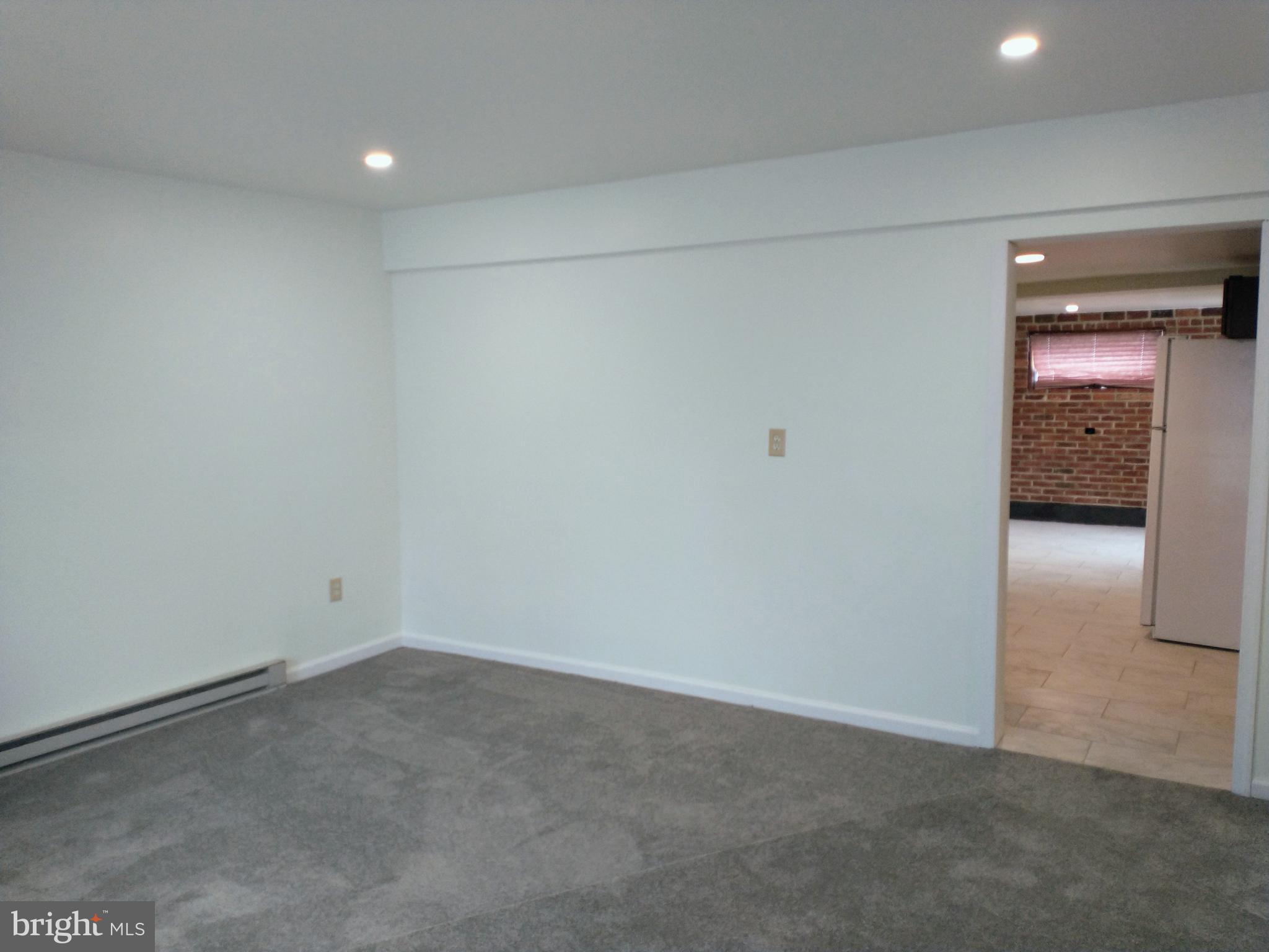 3525 Fremont Street Reading, PA 19605 - Photo 20 of 34 LIVING ROOM