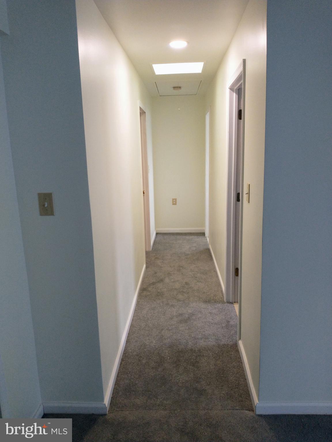3525 Fremont Street Reading, PA 19605 - Photo 21 of 34 1ST FLOOR HALLWAY