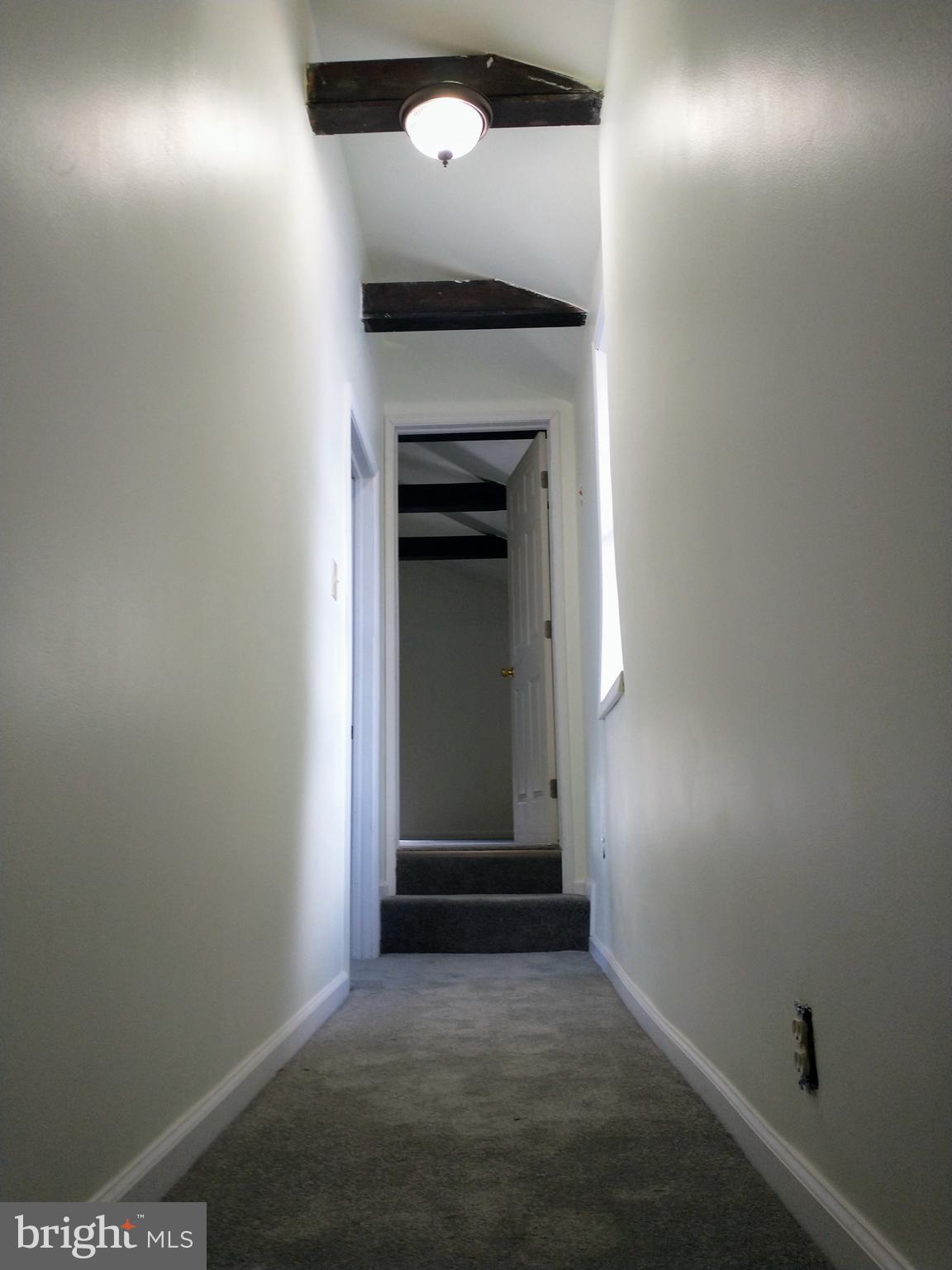 3525 Fremont Street Reading, PA 19605 - Photo 25 of 34 2ND FLOOR HALLWAY