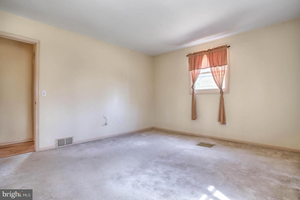 5250 Waltersdorff Road Spring Grove, PA 17362 - Photo 19 of 51