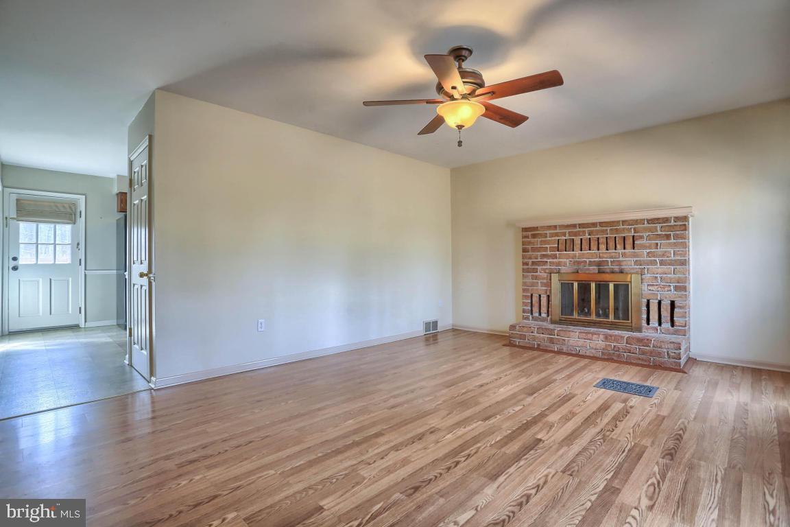 5250 Waltersdorff Road Spring Grove, PA 17362 - Photo 3 of 51