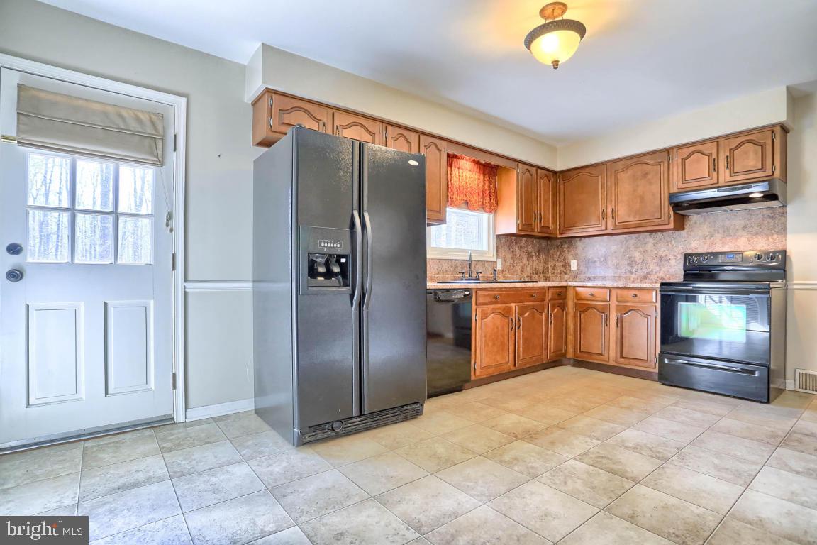 5250 Waltersdorff Road Spring Grove, PA 17362 - Photo 8 of 51