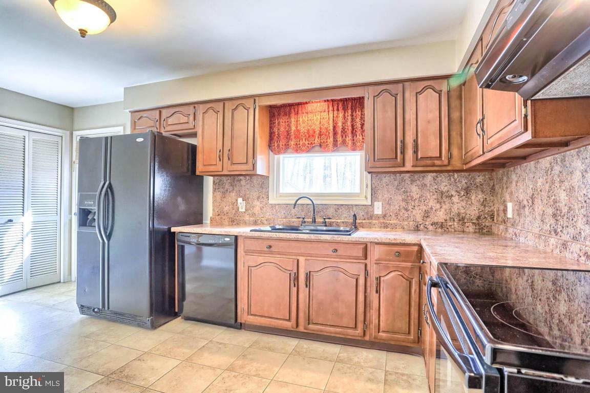 5250 Waltersdorff Road Spring Grove, PA 17362 - Photo 10 of 51