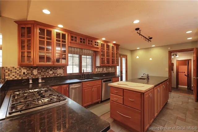 $465,000 | 8508 Highway 150, Greenville, IN 47124