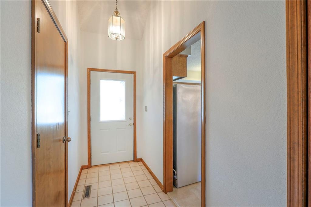 8409 Westridge Road Raytown, MO 64138 - Photo 6 of 23