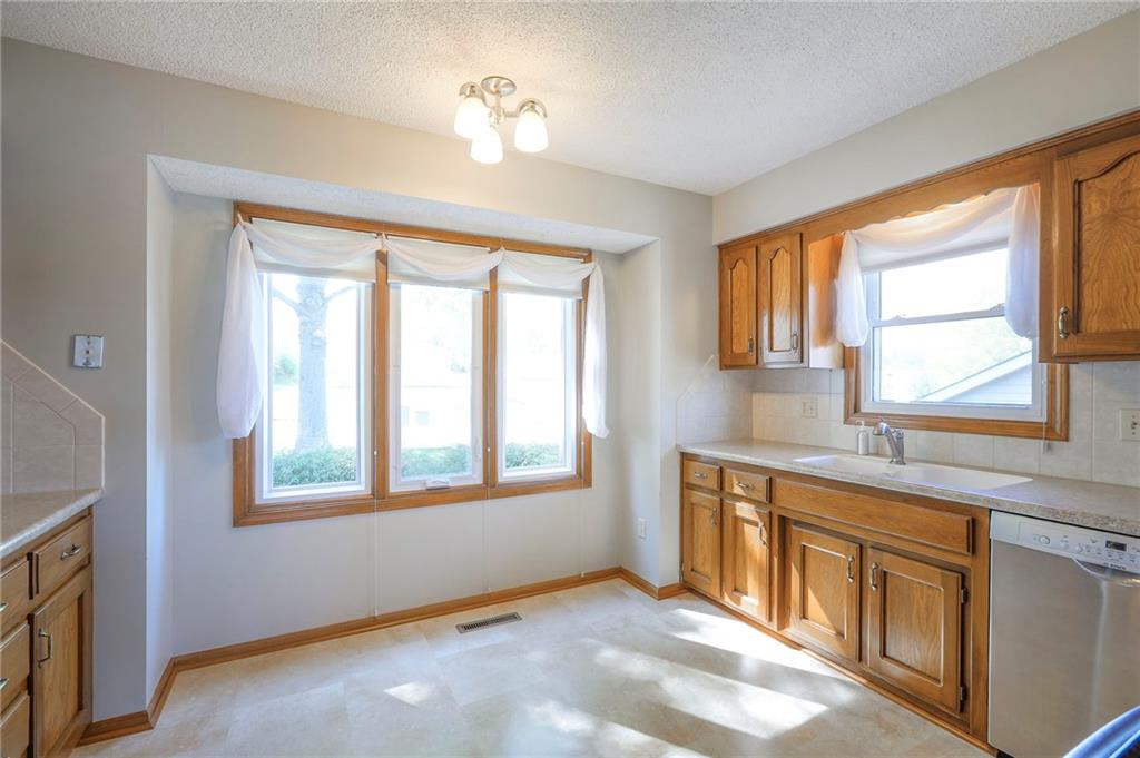 8409 Westridge Road Raytown, MO 64138 - Photo 7 of 23