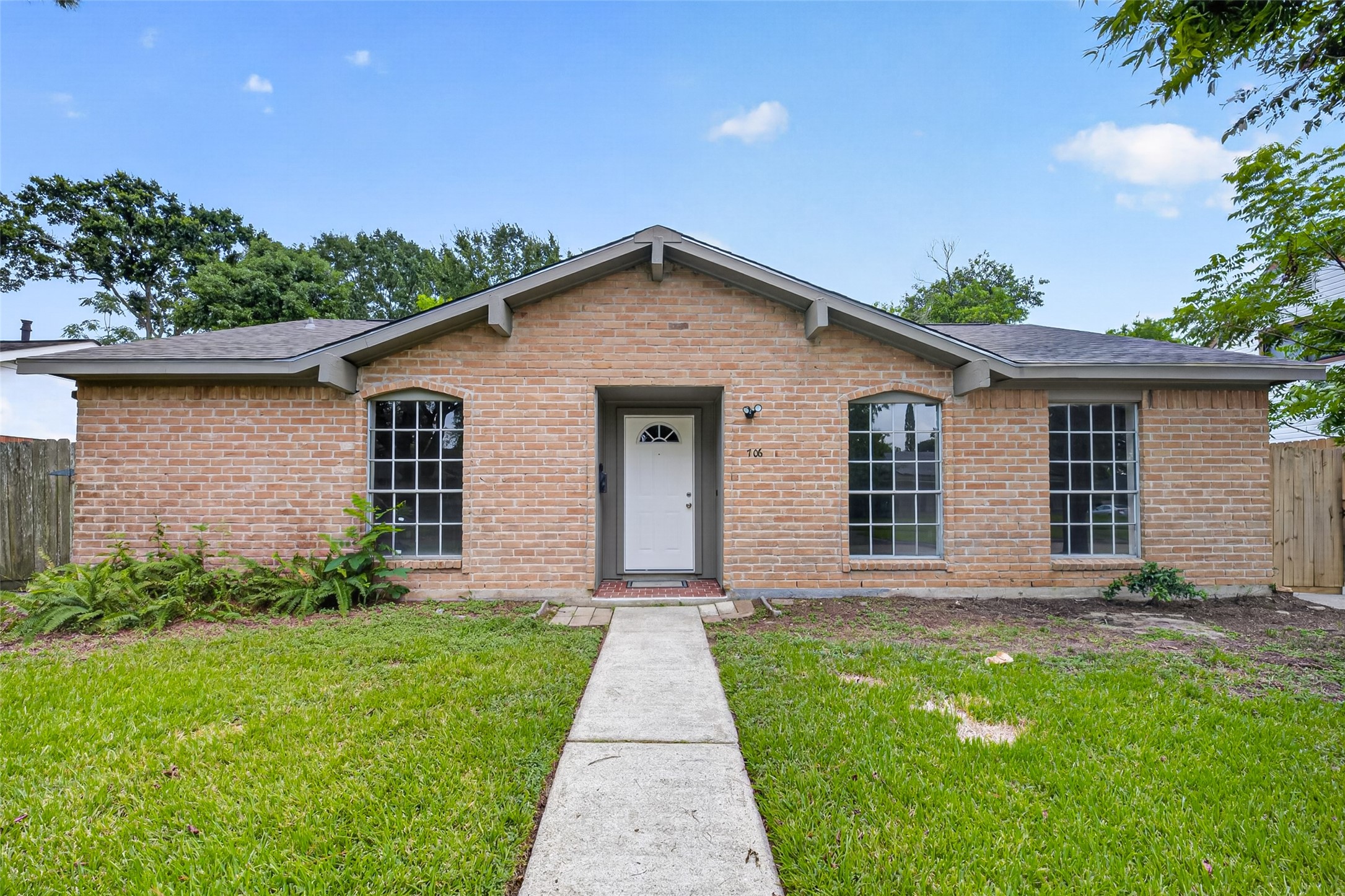 706 Buoy Road Houston, TX 77062 - Photo 4 of 43